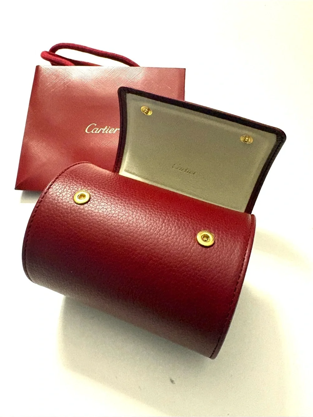 FASHION JEWEL BOX Red Calf Leather Oval Watch Case